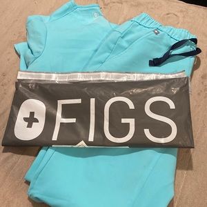 Figs scrubs